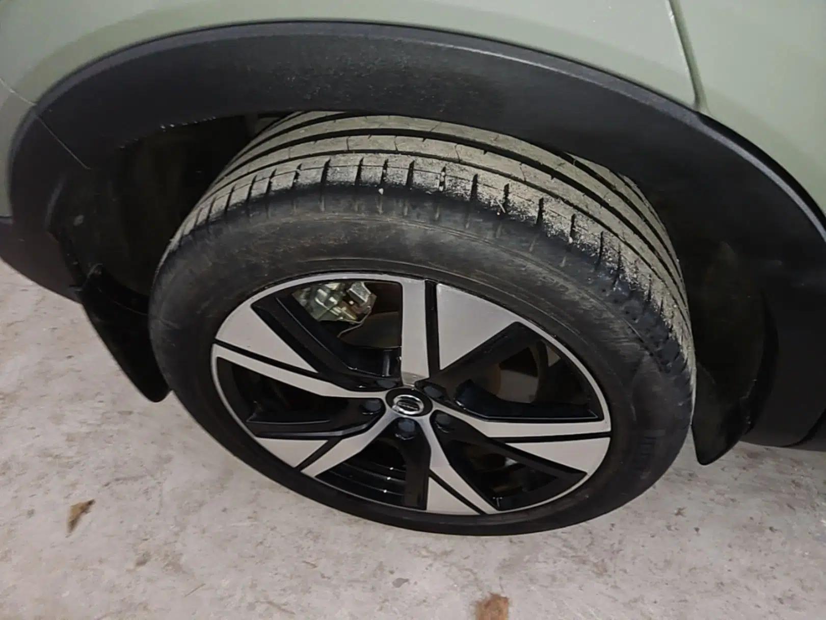 Volvo XC40 New Energy 2022 Long-Range PRO Version — миниатюра 11