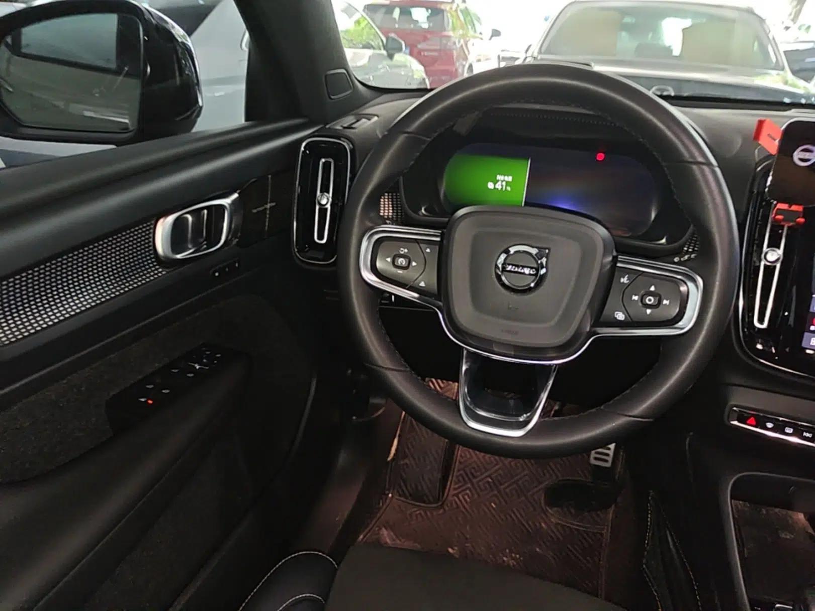 Volvo XC40 New Energy 2022 Long-Range PRO Version — миниатюра 13