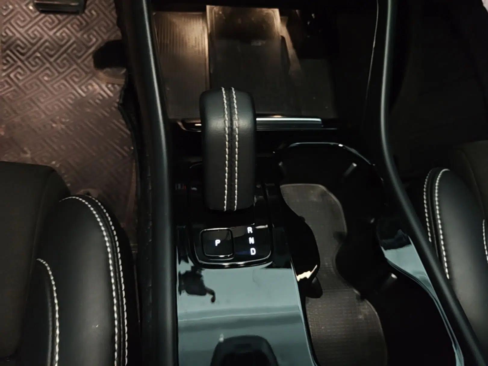 Volvo XC40 New Energy 2022 Long-Range PRO Version — миниатюра 16