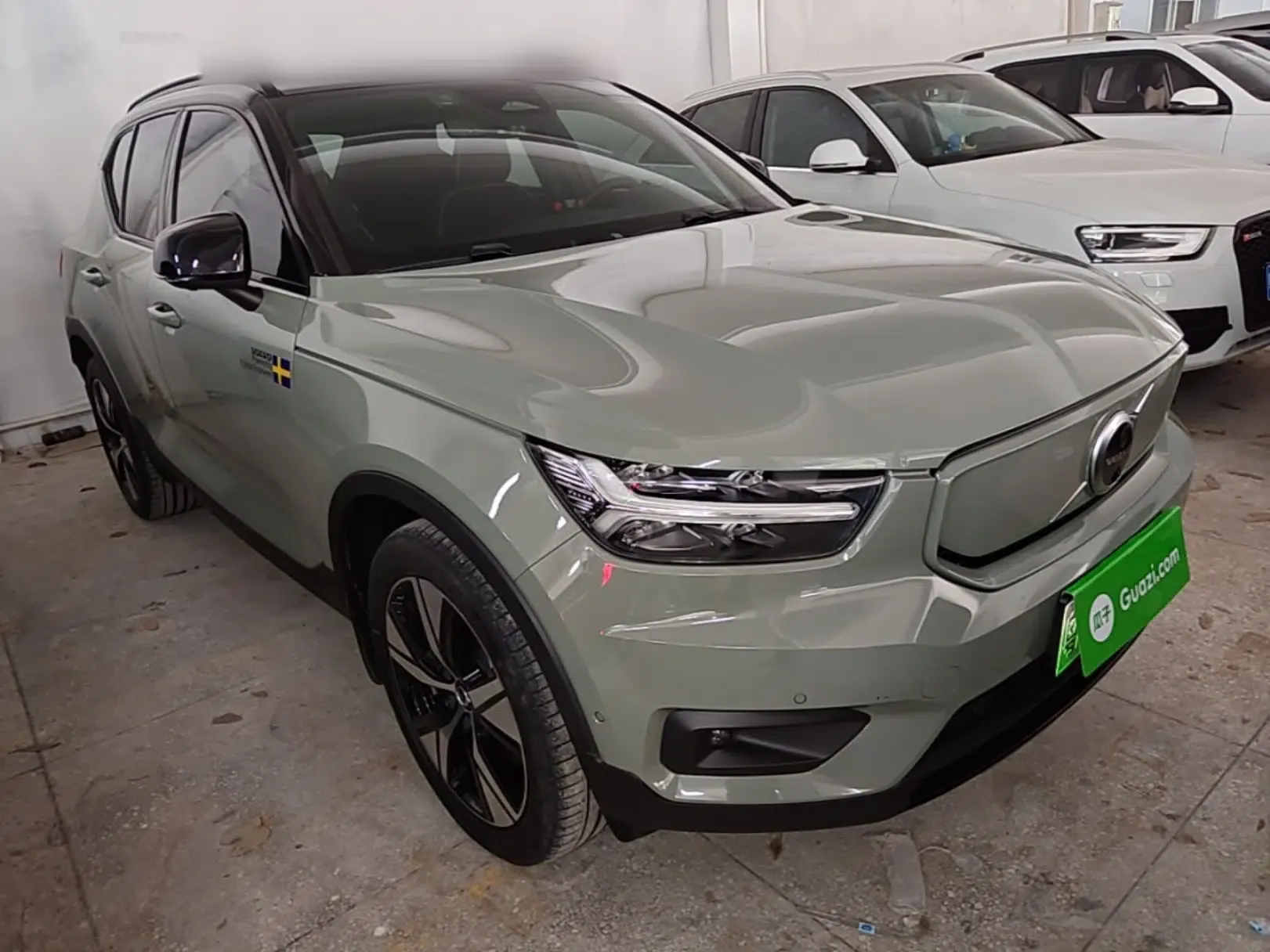 Volvo XC40 New Energy 2022 Long-Range PRO Version — миниатюра 3