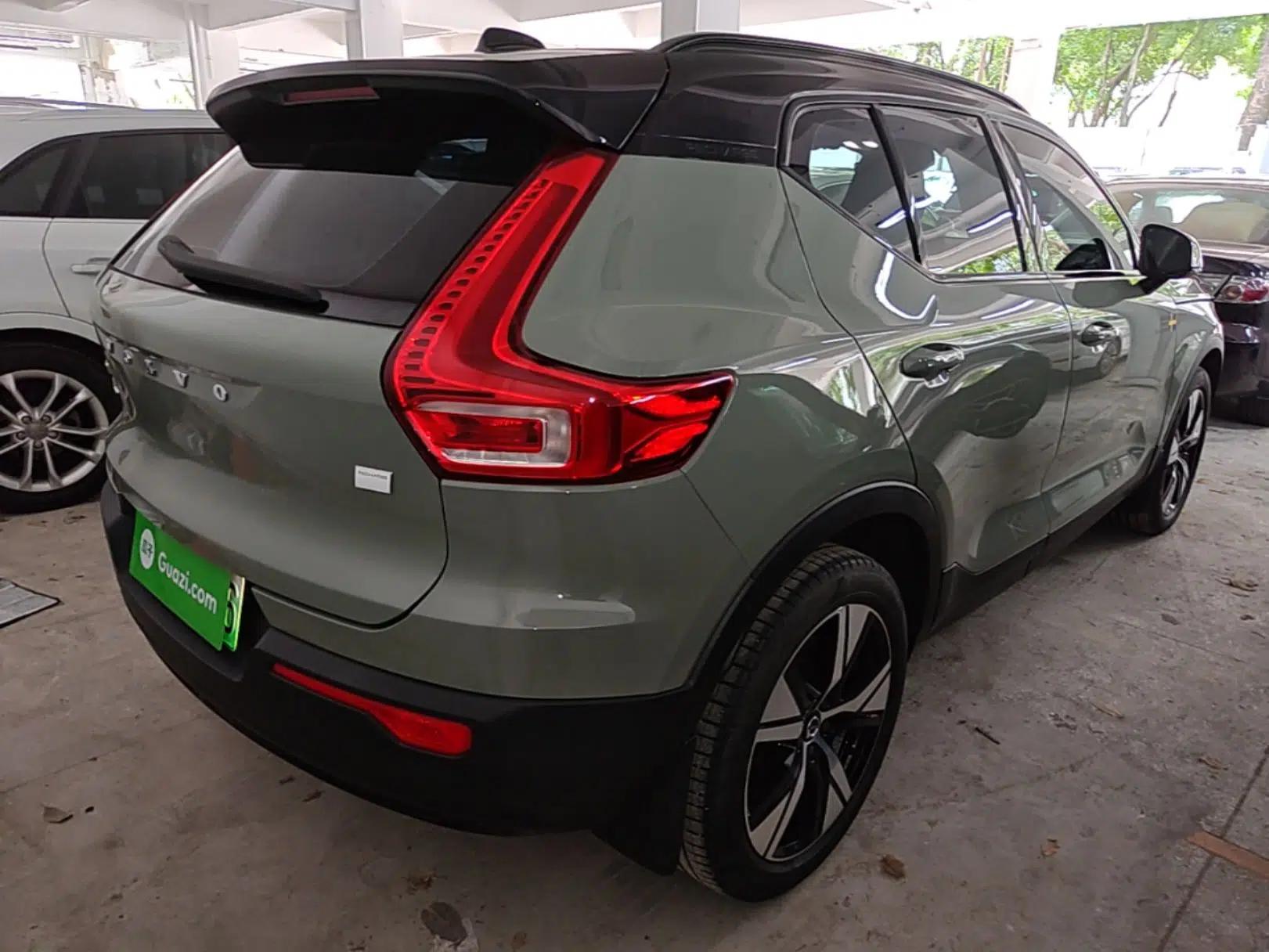 Volvo XC40 New Energy 2022 Long-Range PRO Version — миниатюра 6