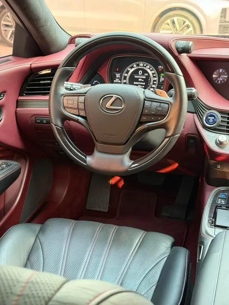 Lexus LS 2018 500h Executive Edition (China VI Emission Standard) — миниатюра 17