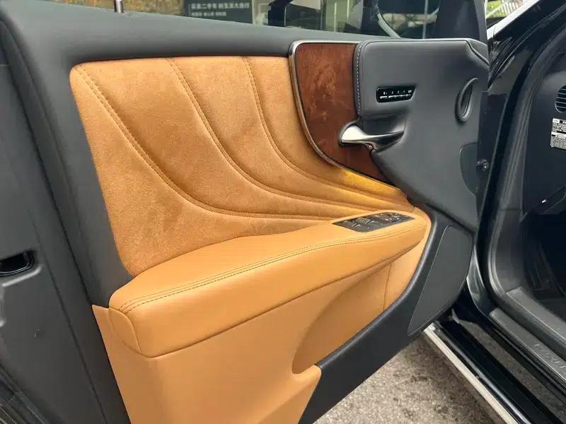 Lexus LS 2021 500h Premium Edition — миниатюра 5