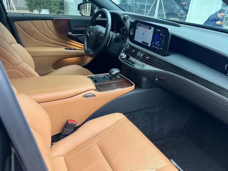 Lexus LS 2021 500h Premium Edition — миниатюра 7