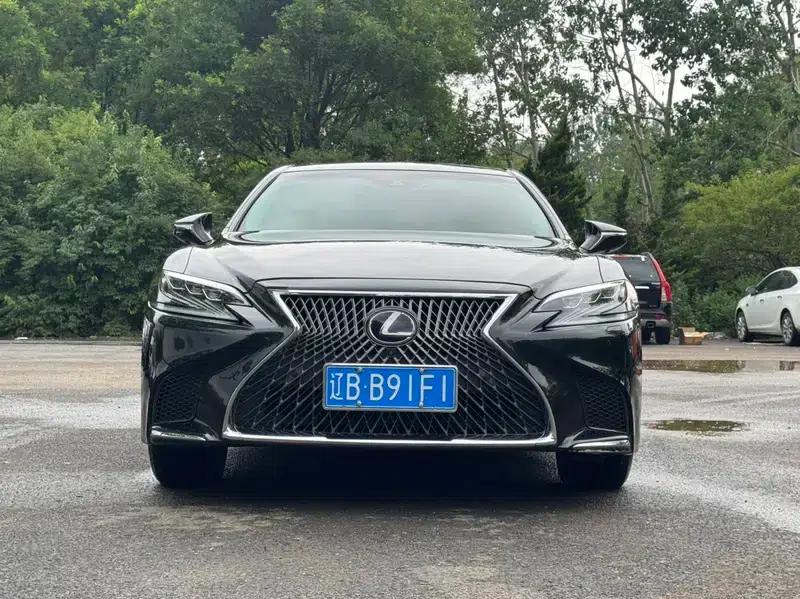Lexus LS 2018 500h Premium Edition (China V Emission Standard) — миниатюра 2