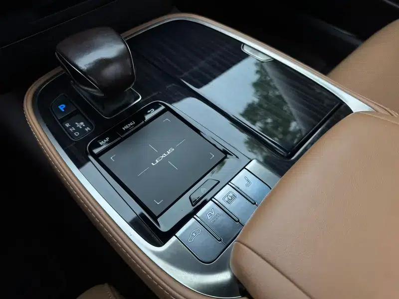 Lexus LS 2018 500h Premium Edition (China V Emission Standard) — миниатюра 8