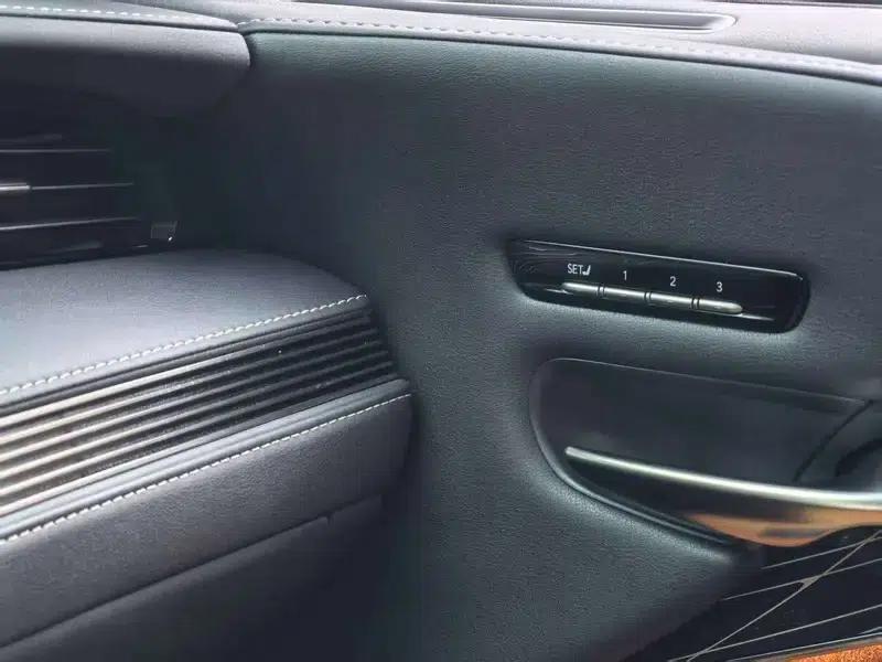 Lexus LS 500h Executive Edition 2021 — миниатюра 6