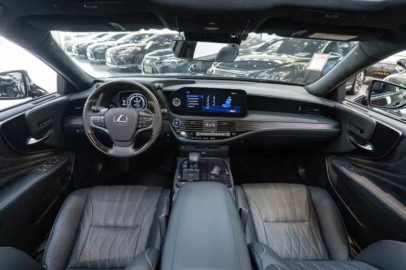 Lexus LS 2021 500h Luxury Edition — миниатюра 16