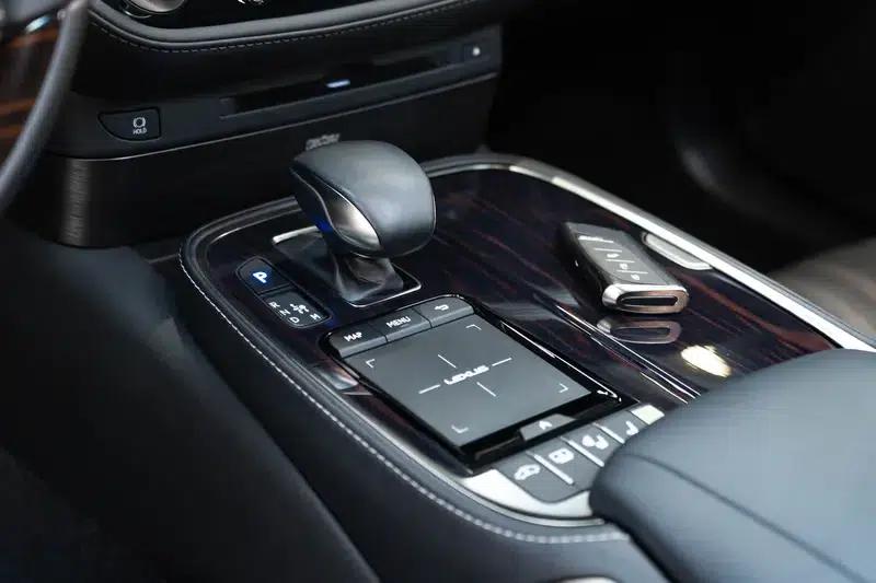 Lexus LS 2021 500h Luxury Edition — миниатюра 19