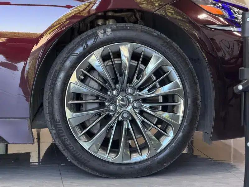 Lexus LS 2020 500h Executive Edition (China VI Emission Standard) — миниатюра 11
