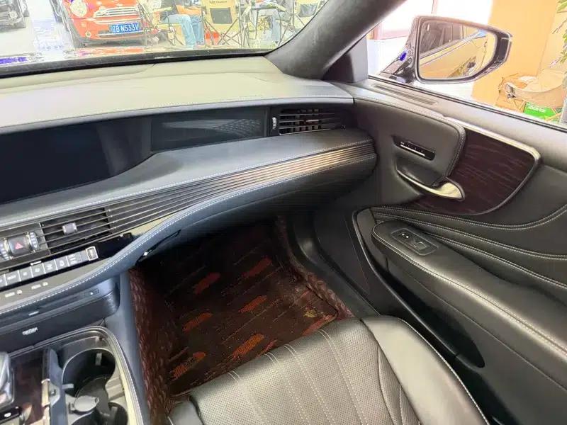 Lexus LS 2020 500h Executive Edition (China VI Emission Standard) — миниатюра 10