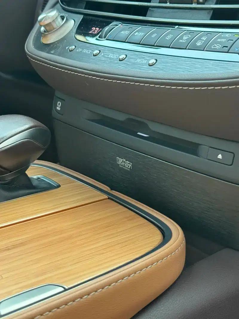 Lexus LS 2018 500h Luxury Edition (China V emission standard) — миниатюра 9