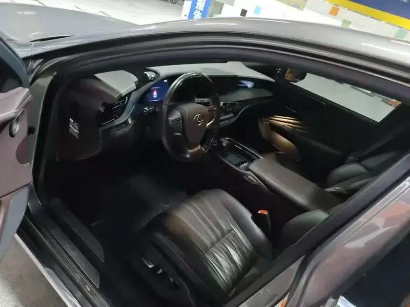 Lexus LS 2018 500h Luxury Edition (China V emission standard) — миниатюра 7