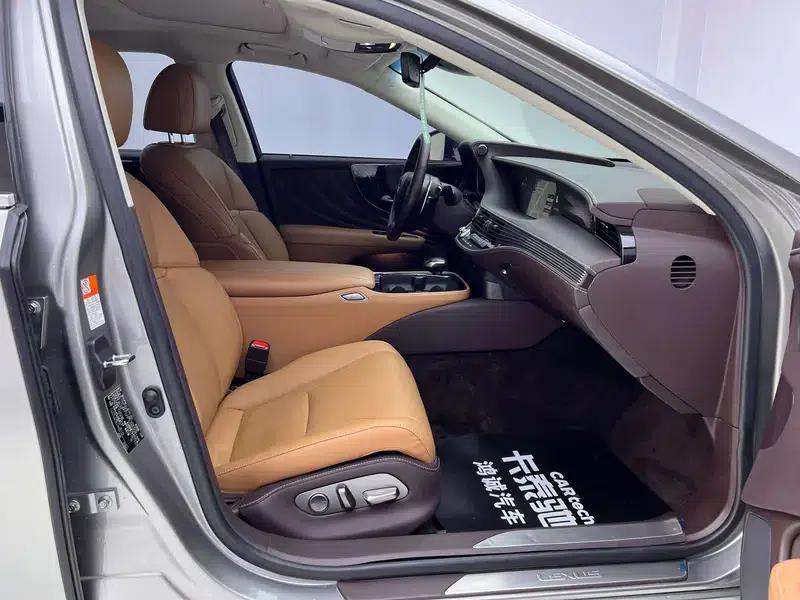Lexus LS 2020 500h Premium Edition (China VI Emission Standard) — миниатюра 24