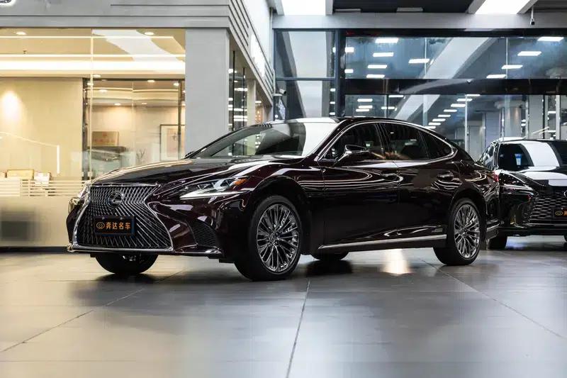 Lexus LS 2018 500h Executive Edition (China VI Emission Standard) — миниатюра 1