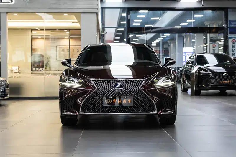 Lexus LS 2018 500h Executive Edition (China VI Emission Standard) — миниатюра 2
