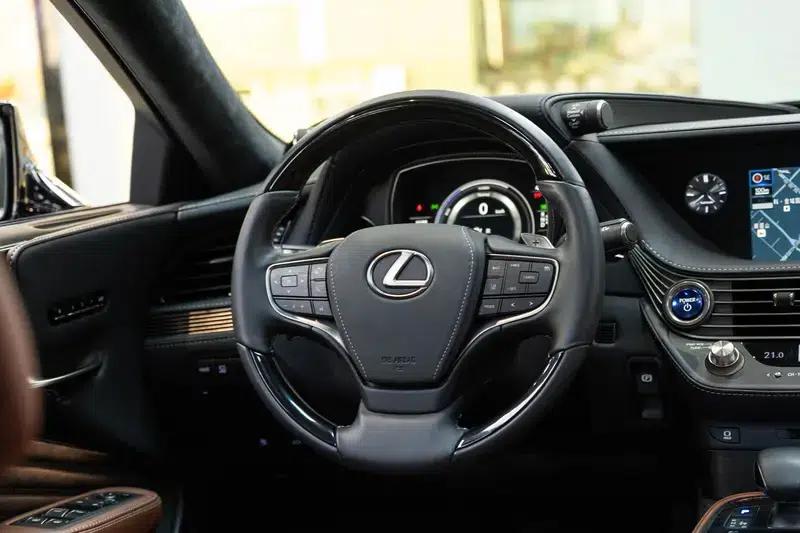 Lexus LS 2018 500h Executive Edition (China VI Emission Standard) — миниатюра 18