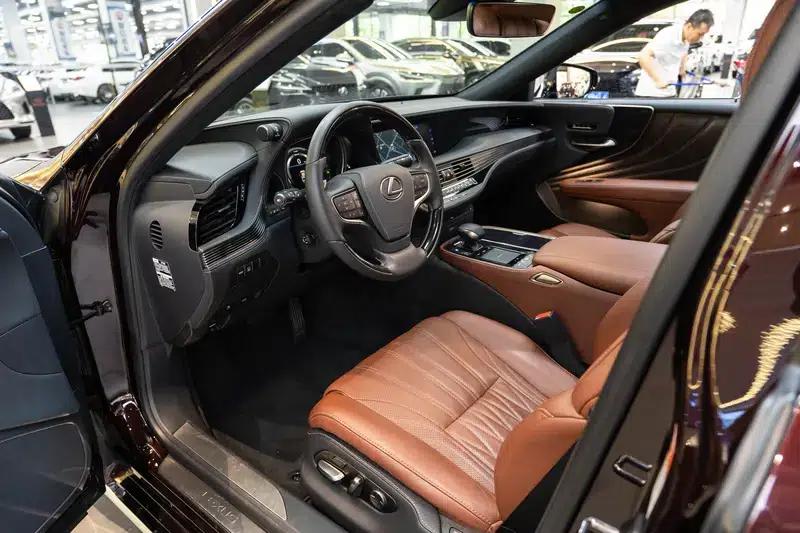 Lexus LS 2018 500h Executive Edition (China VI Emission Standard) — миниатюра 21