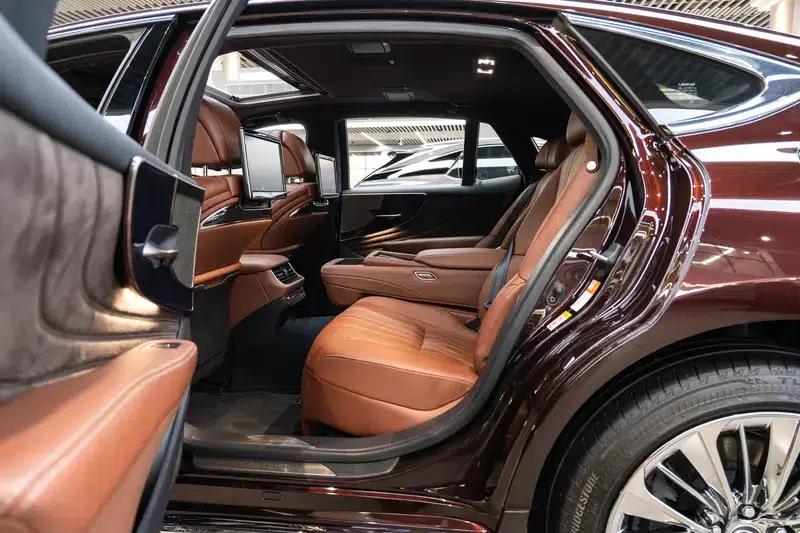 Lexus LS 2018 500h Executive Edition (China VI Emission Standard) — миниатюра 23