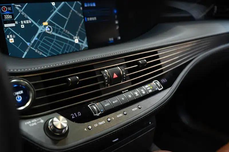 Lexus LS 2018 500h Executive Edition (China VI Emission Standard) — миниатюра 9