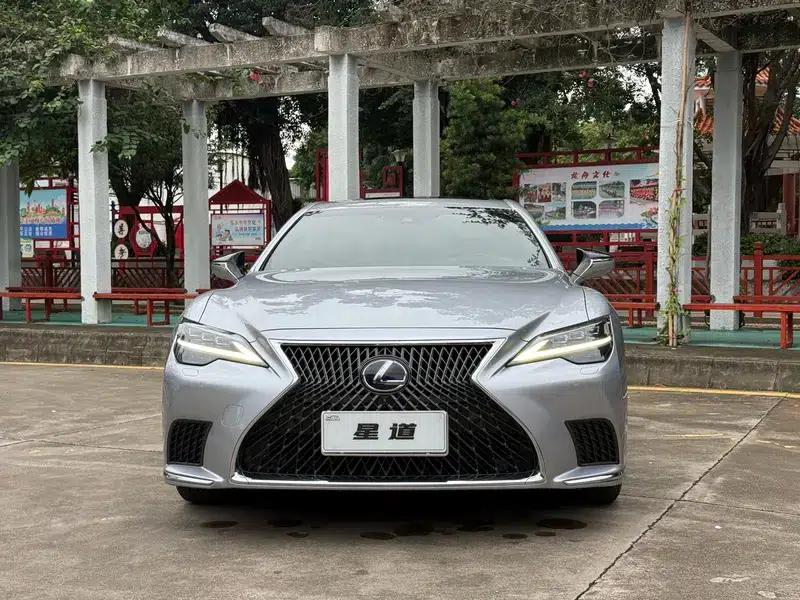 Lexus LS 2021 500h Luxury Edition — миниатюра 2