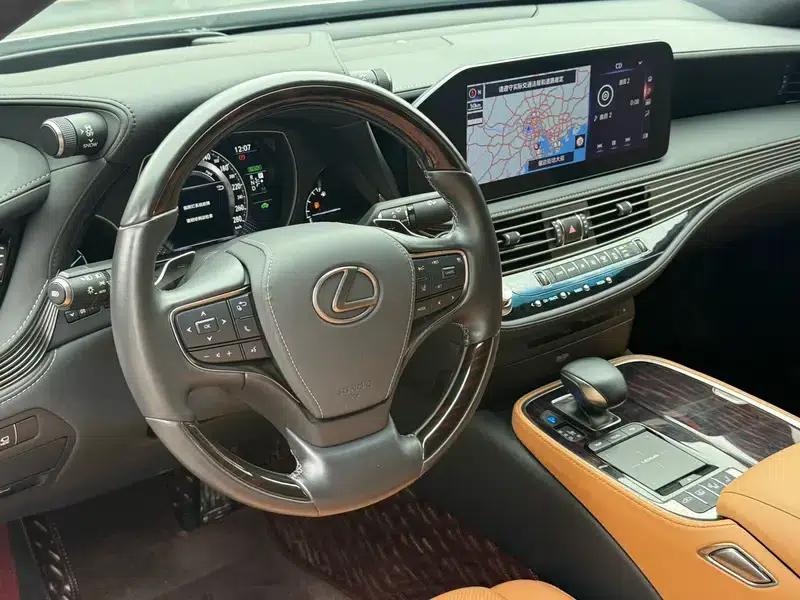 Lexus LS 2021 500h Luxury Edition — миниатюра 15