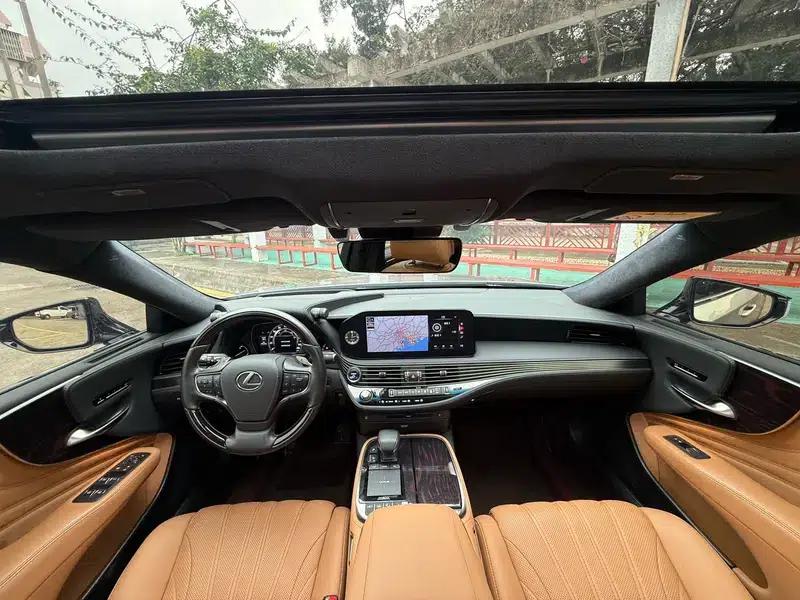 Lexus LS 2021 500h Luxury Edition — миниатюра 16