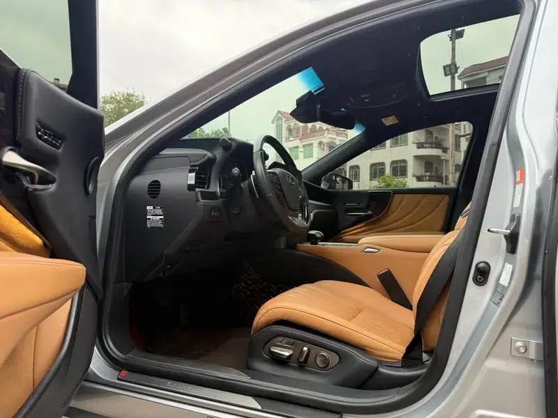 Lexus LS 2021 500h Luxury Edition — миниатюра 17