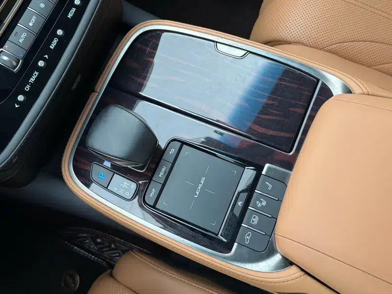 Lexus LS 2021 500h Luxury Edition — миниатюра 6