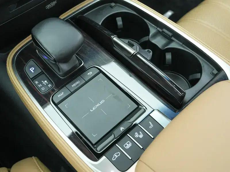 Lexus LS 2021 500h Luxury Edition — миниатюра 14