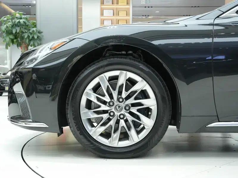 Lexus LS 2021 500h Luxury Edition — миниатюра 10