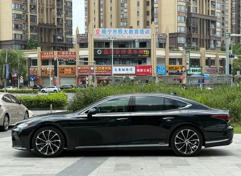 Lexus LS 500h Executive Edition 2021 — миниатюра 3