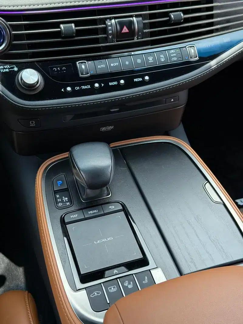 Lexus LS 500h Executive Edition 2021 — миниатюра 7