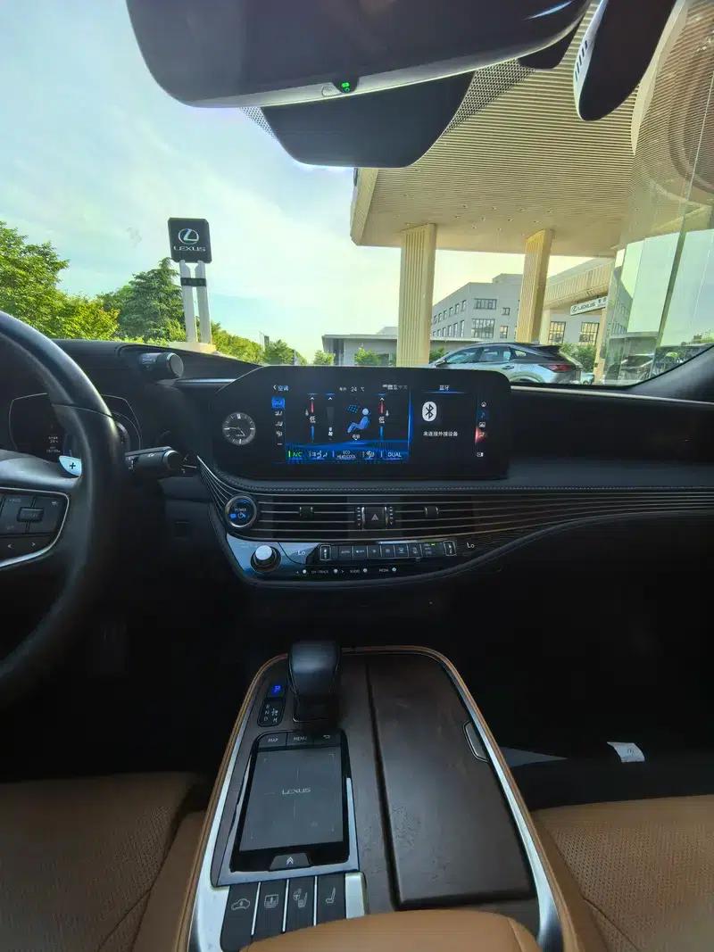 Lexus LS 2021 500h Premium Edition — миниатюра 12