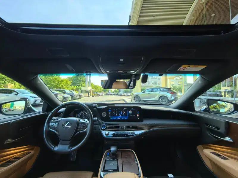 Lexus LS 2021 500h Premium Edition — миниатюра 15