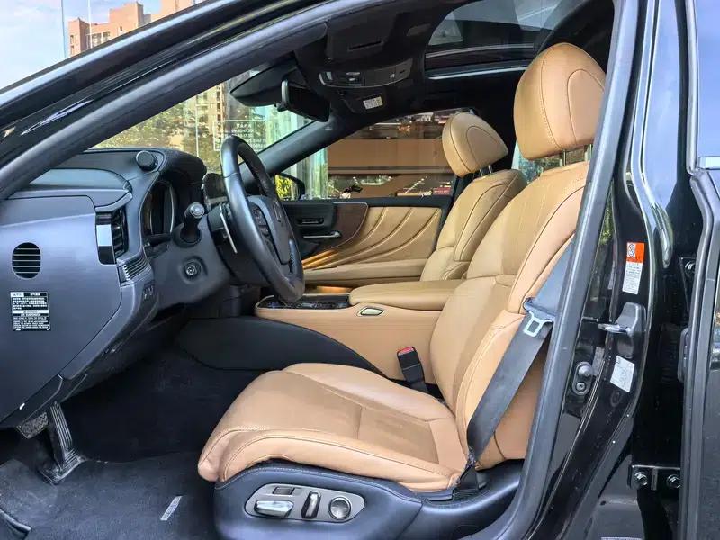 Lexus LS 2021 500h Premium Edition — миниатюра 16