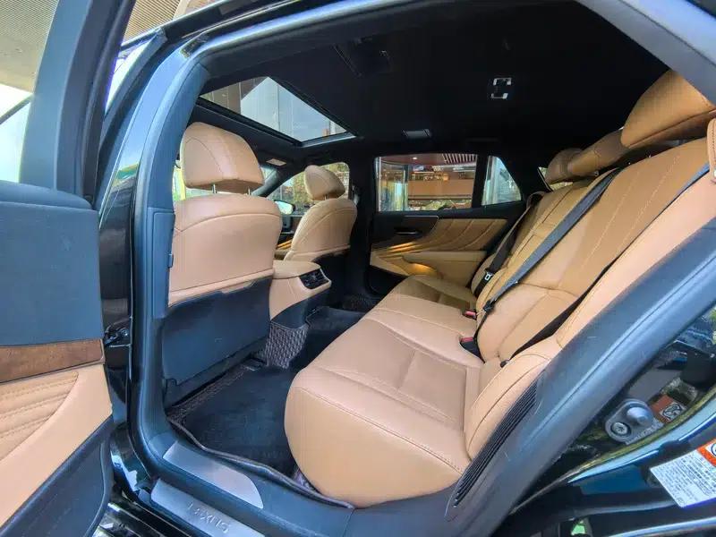 Lexus LS 2021 500h Premium Edition — миниатюра 17