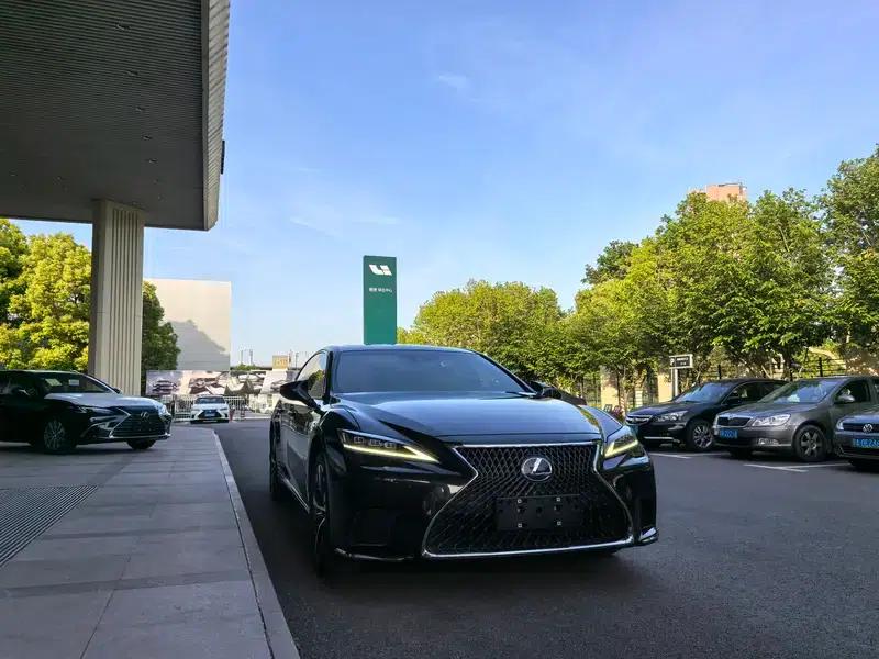 Lexus LS 2021 500h Premium Edition — миниатюра 3