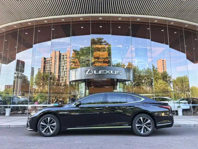 Lexus LS 2021 500h Premium Edition — миниатюра 4
