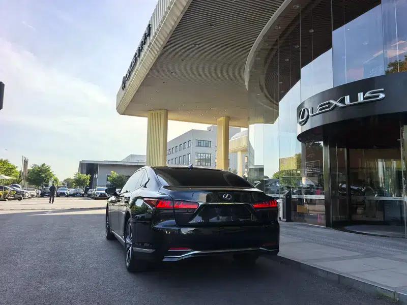 Lexus LS 2021 500h Premium Edition — миниатюра 5