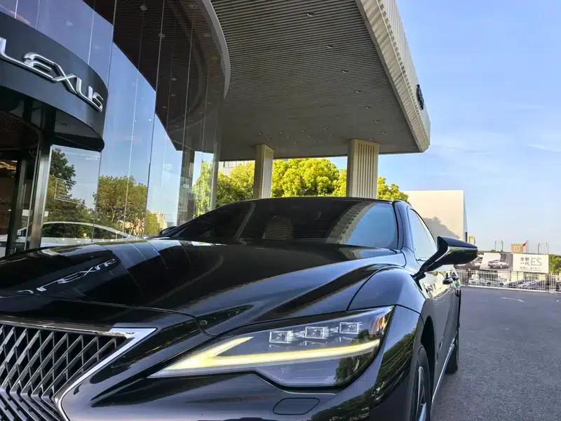 Lexus LS 2021 500h Premium Edition — миниатюра 8