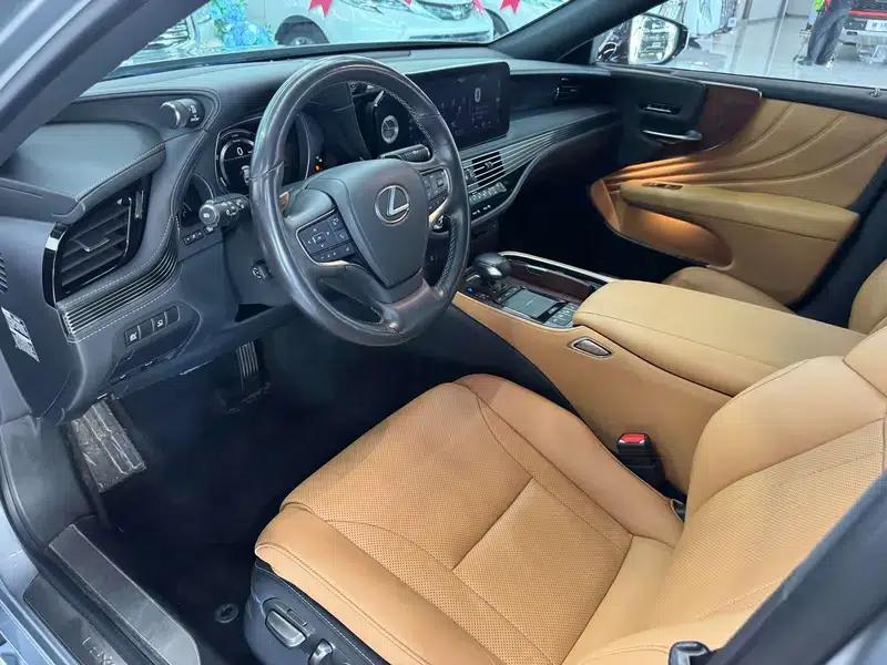 Lexus LS 2021 500h Premium Edition — миниатюра 8