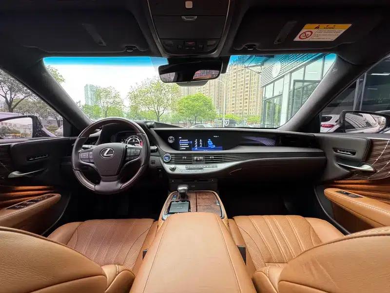 Lexus LS 2018 500h Executive Edition (China VI Emission Standard) — миниатюра 12