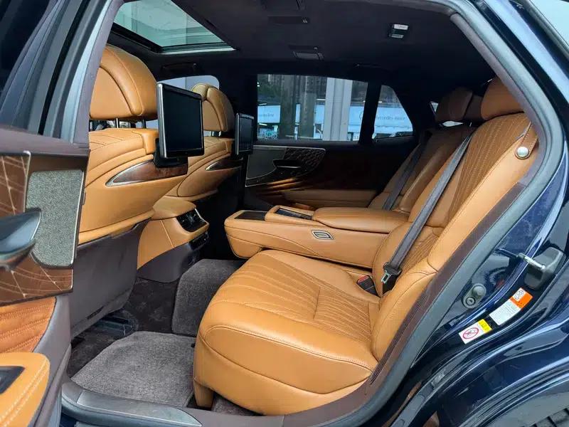 Lexus LS 2018 500h Executive Edition (China VI Emission Standard) — миниатюра 15