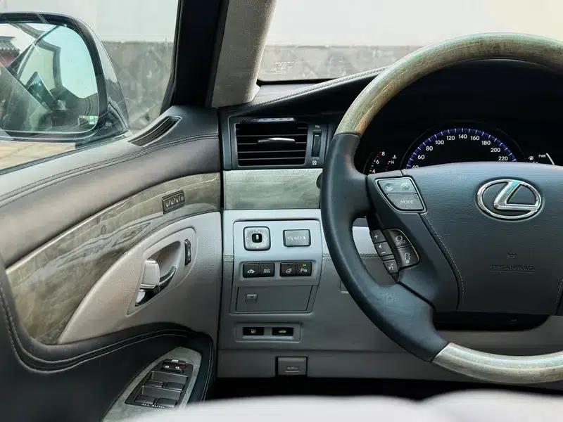 Lexus LS 2010 600hL — миниатюра 28