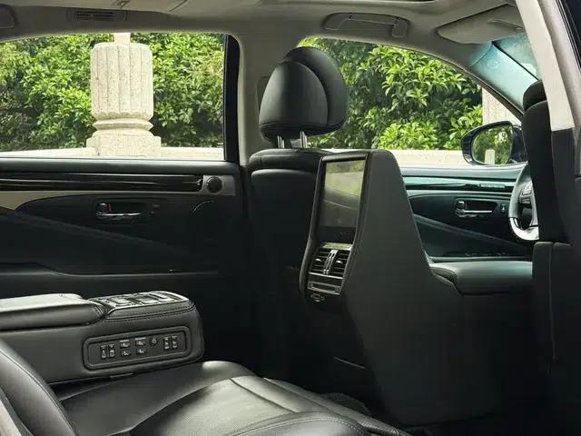 Lexus LS 2016 460L Luxury Edition — миниатюра 26