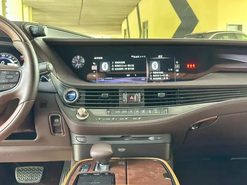 Lexus LS 2018 500h Executive Edition (China VI Emission Standard) — миниатюра 17