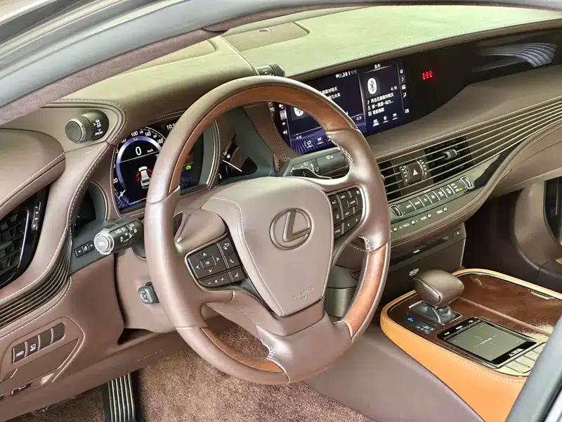 Lexus LS 2018 500h Executive Edition (China VI Emission Standard) — миниатюра 23