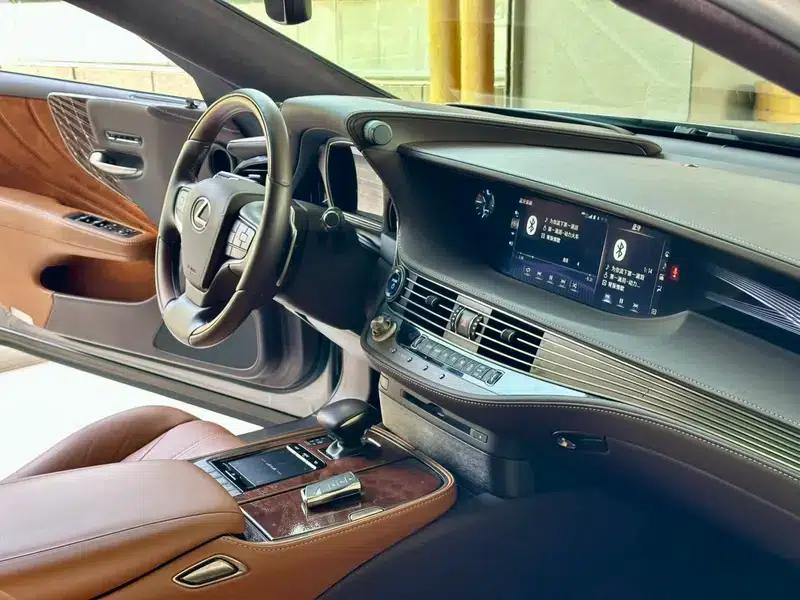 Lexus LS 2018 500h Executive Edition (China VI Emission Standard) — миниатюра 26