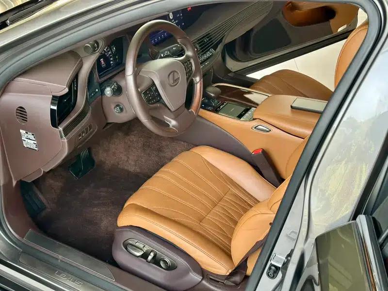 Lexus LS 2018 500h Executive Edition (China VI Emission Standard) — миниатюра 29